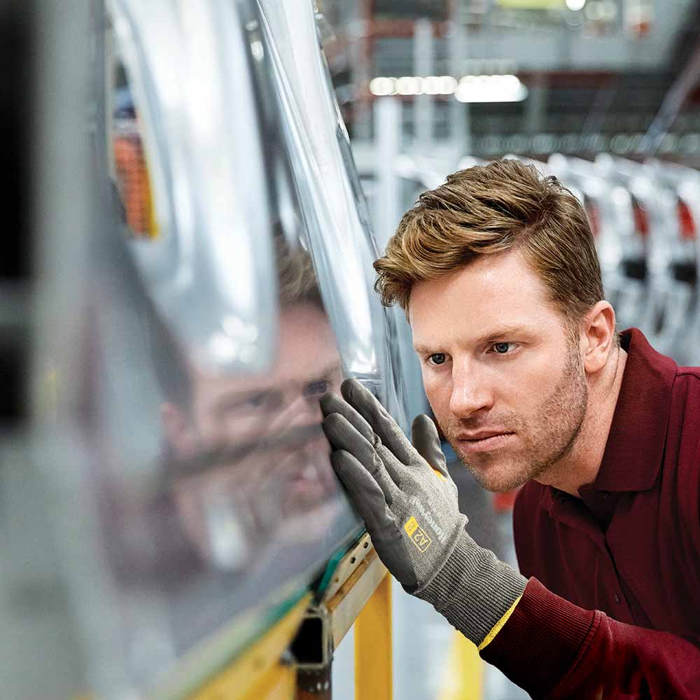 Honeywell CoreShield 22-7518B Micro-Foam Nitrile Coated 18 Gauge Gloves