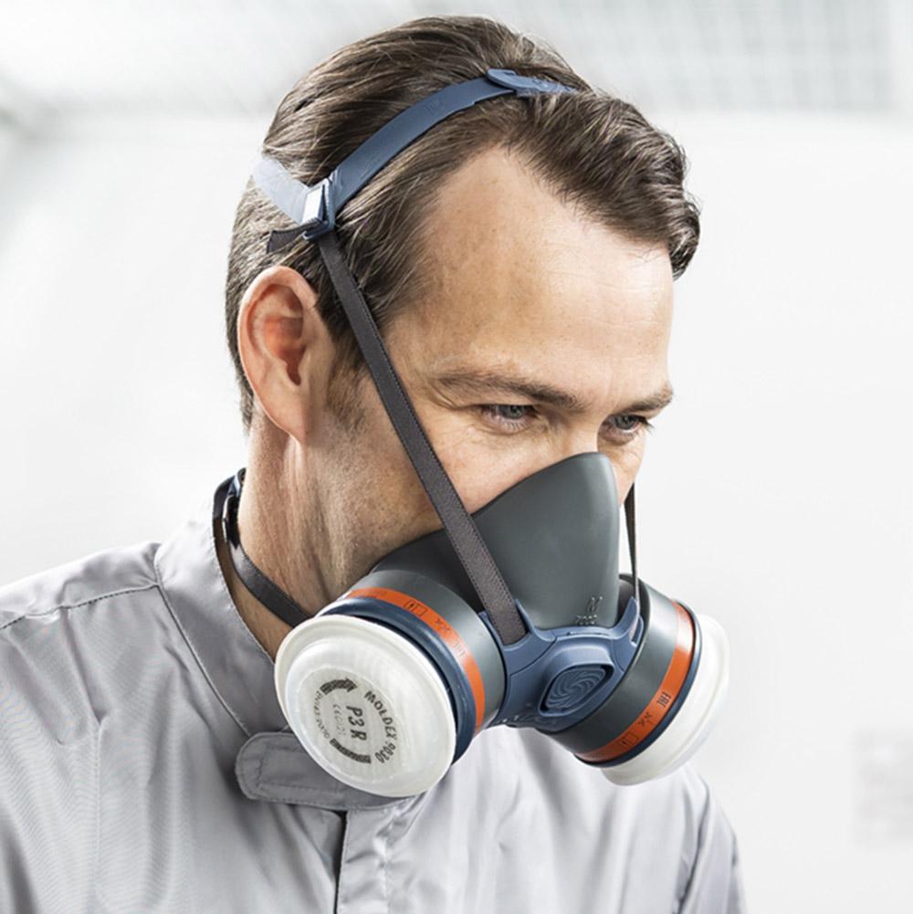 Moldex 7432 ABEK1P3 R Half Mask with user