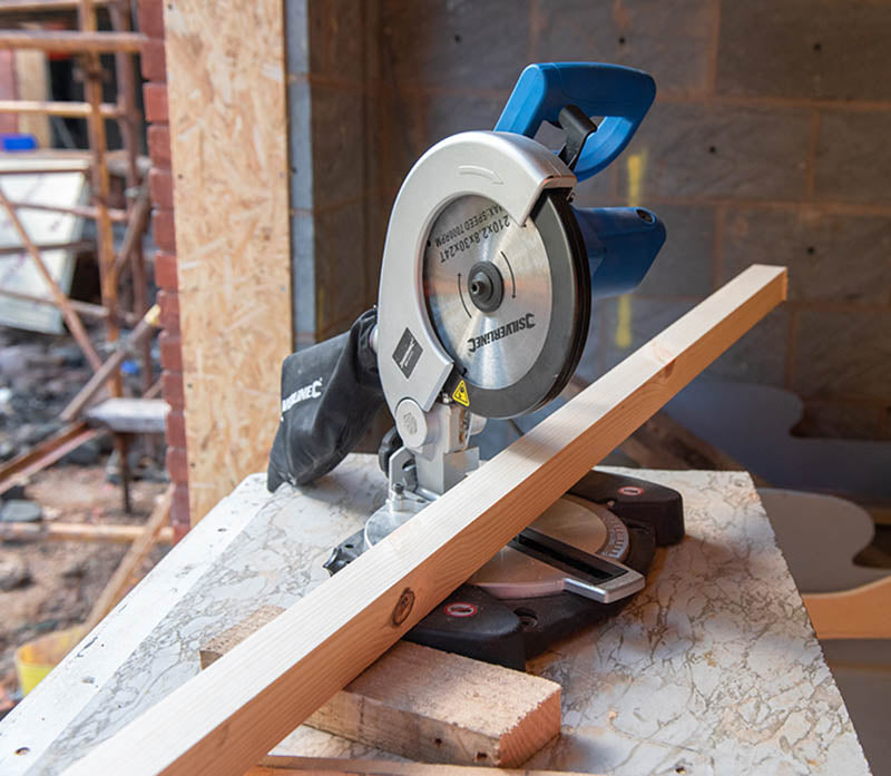 Silverline 262705 DIY 1400W Compound Mitre Saw 210mm 6